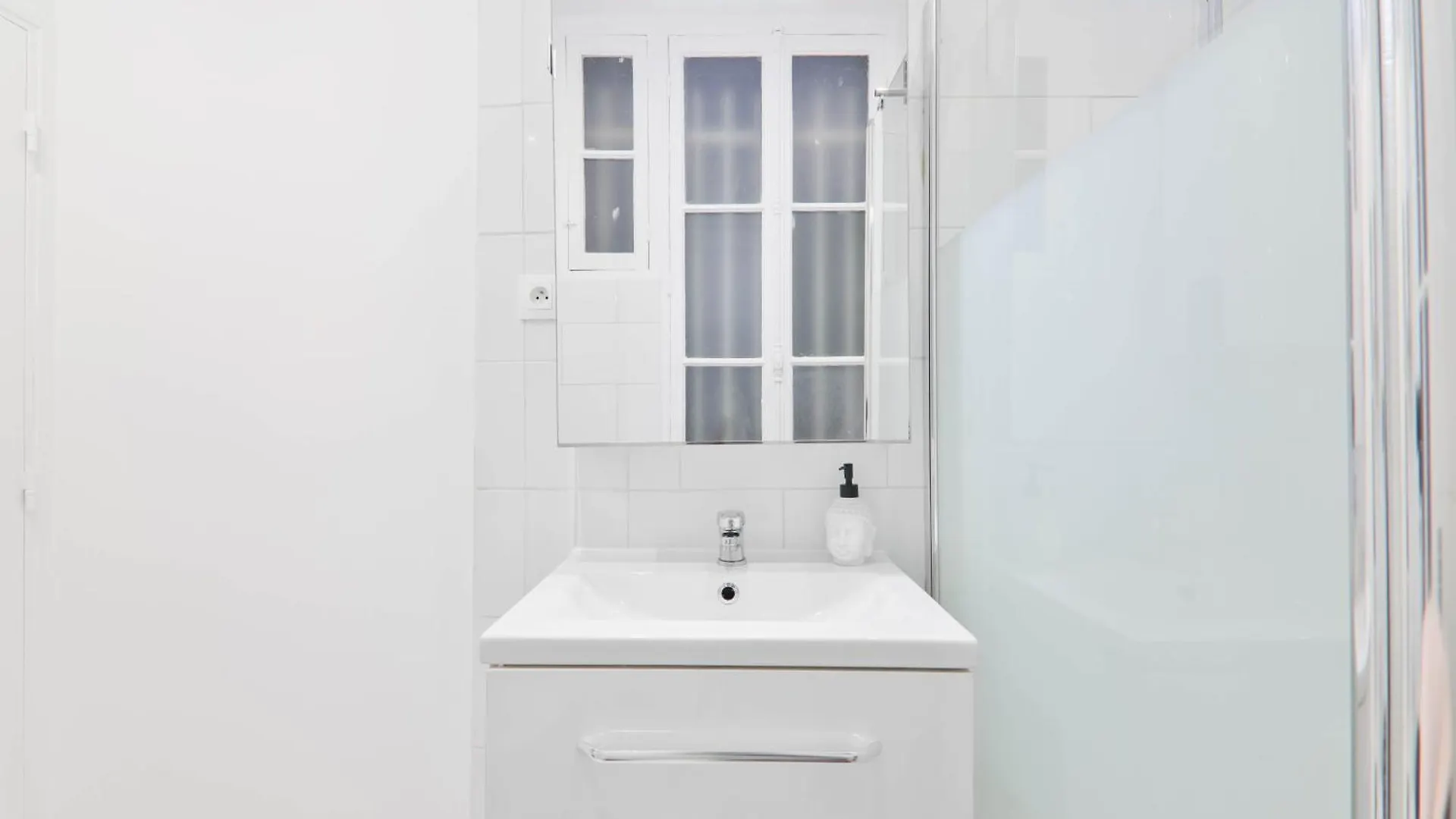 Parisien & Cosy Apartment 0*, Paris France